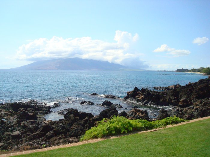 explore maui