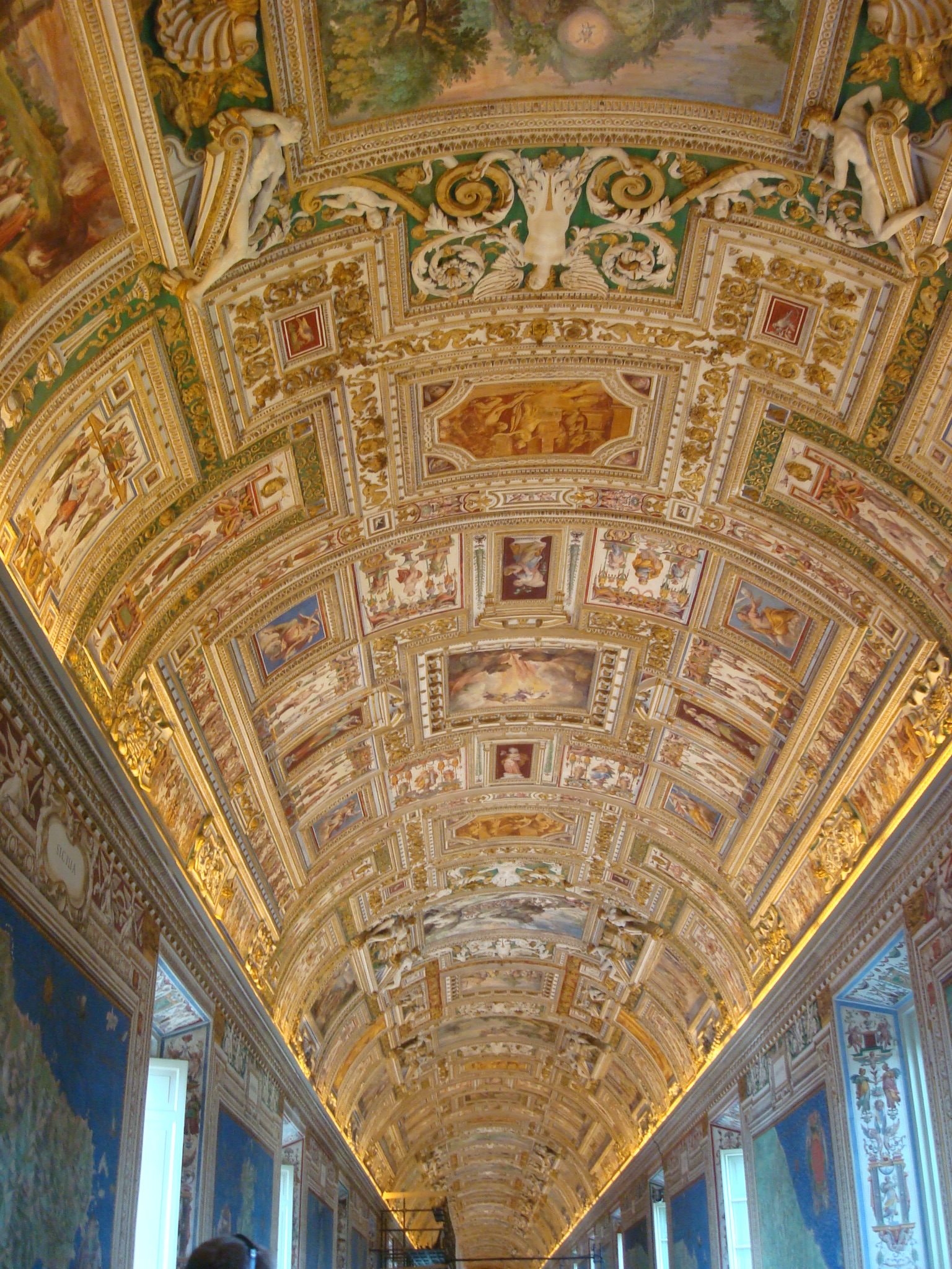 vatican museum corridor