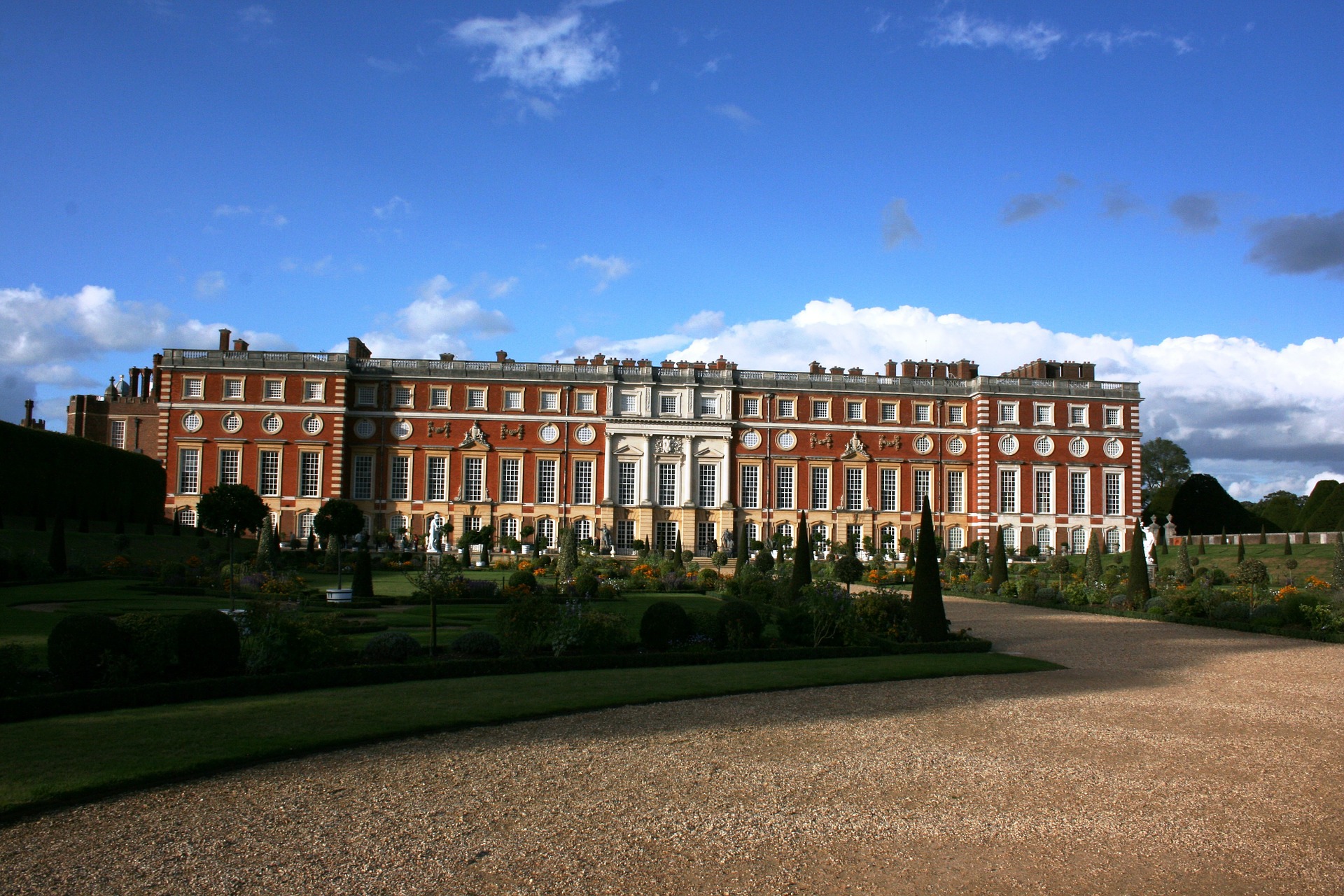 Royal Tour of London - Hampton Court Palace
